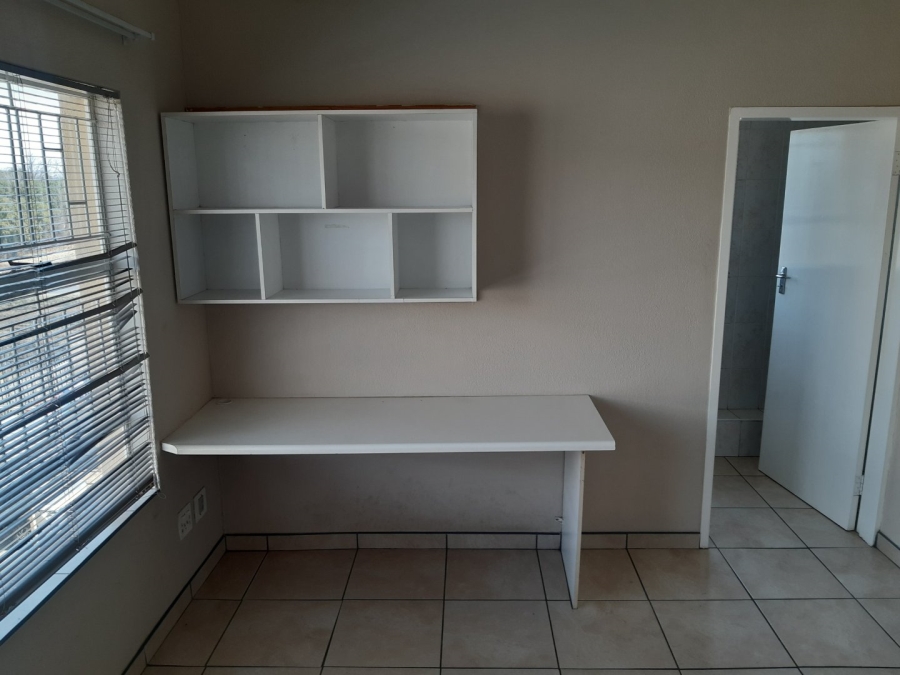  Bedroom Property for Sale in Kannoniers Park North West